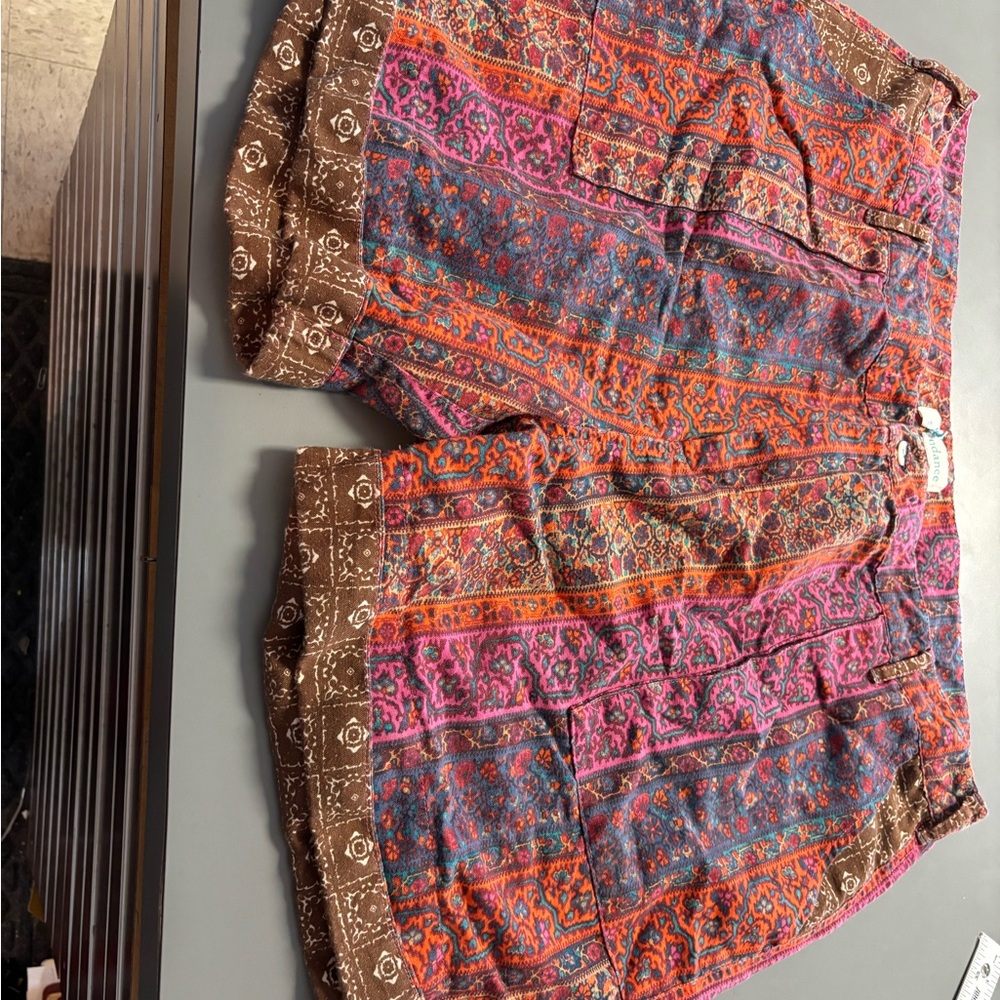 Sundance Vibrant Patterned Women Shorts